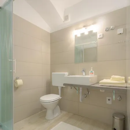 Old Town Ground Floor Apartment *