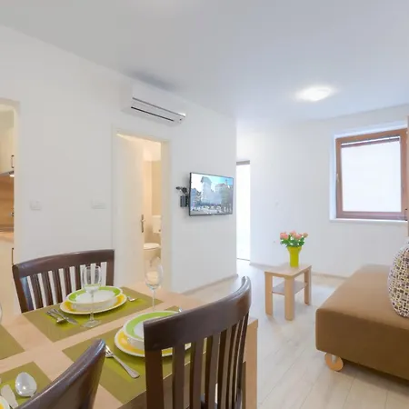Apartment Old Town Ground Floor Ljubljana